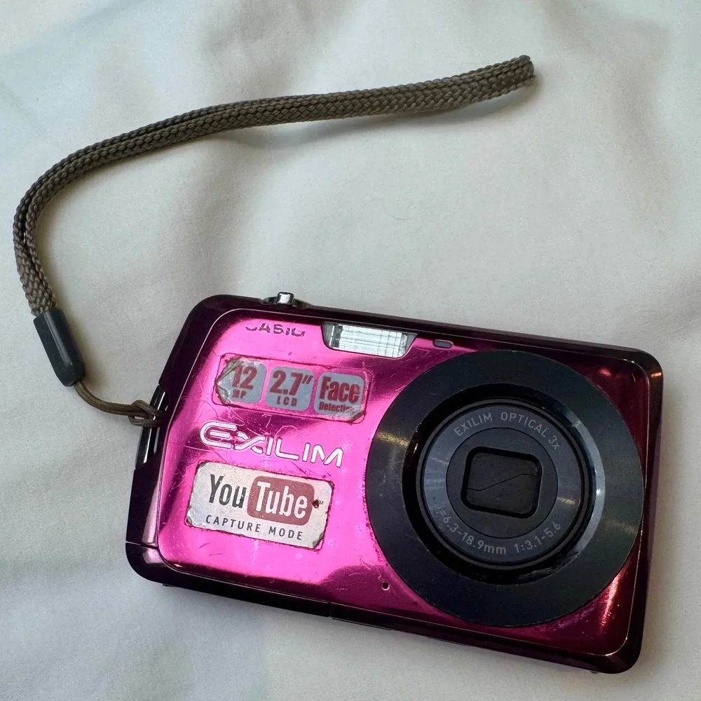 CASIO EXILIM EX-S7 CCD 12MP Digital Camera Metallic Fully Tested battery incl.
